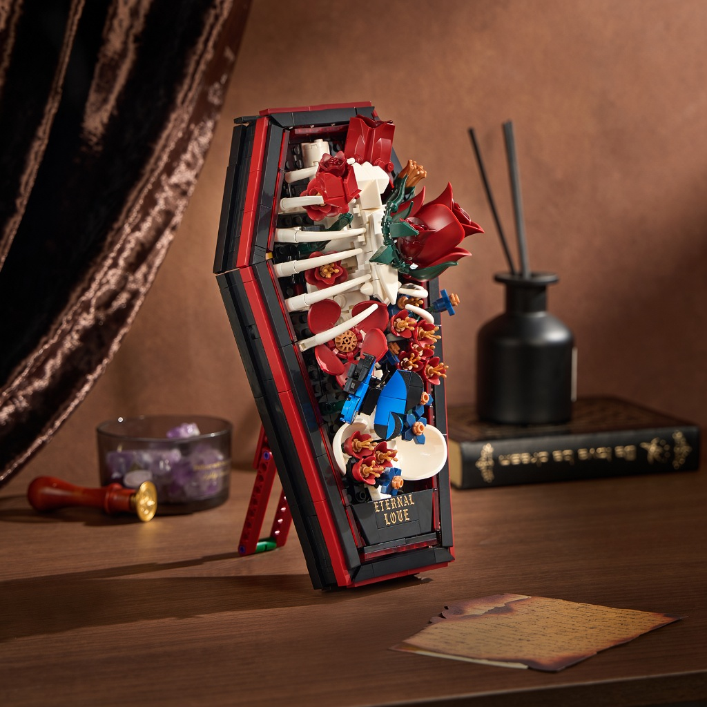 Coffin of Roses Building Block Set